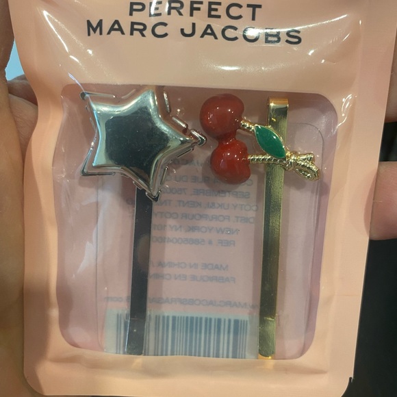 Marc Jacobs hair pin set - Picture 4 of 4